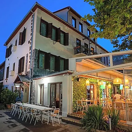 丽珍加特酒店 2*