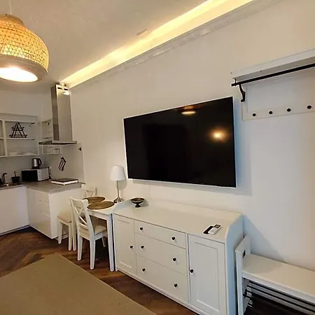 Hotel Renegade 2*