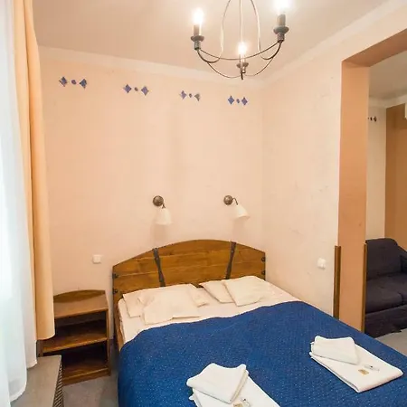 Hotel Renegade 2*